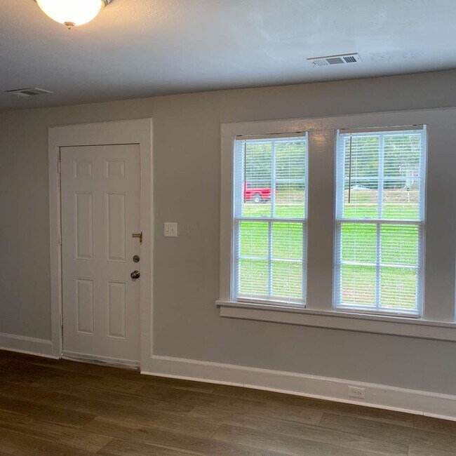 629 E Mcintosh Rd, Griffin, GA 30223 House for Rent in Griffin, GA