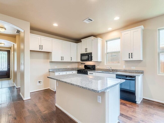 Building Photo - 305 Nivens Dr