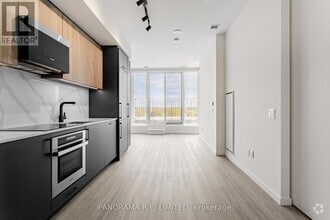 Building Photo - 689-PH689 The Queensway