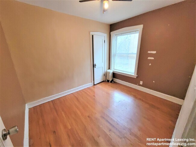Building Photo - 4830 N Avers Ave