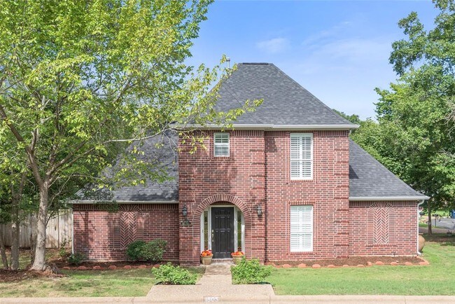 Building Photo - 1805 Amber Ridge