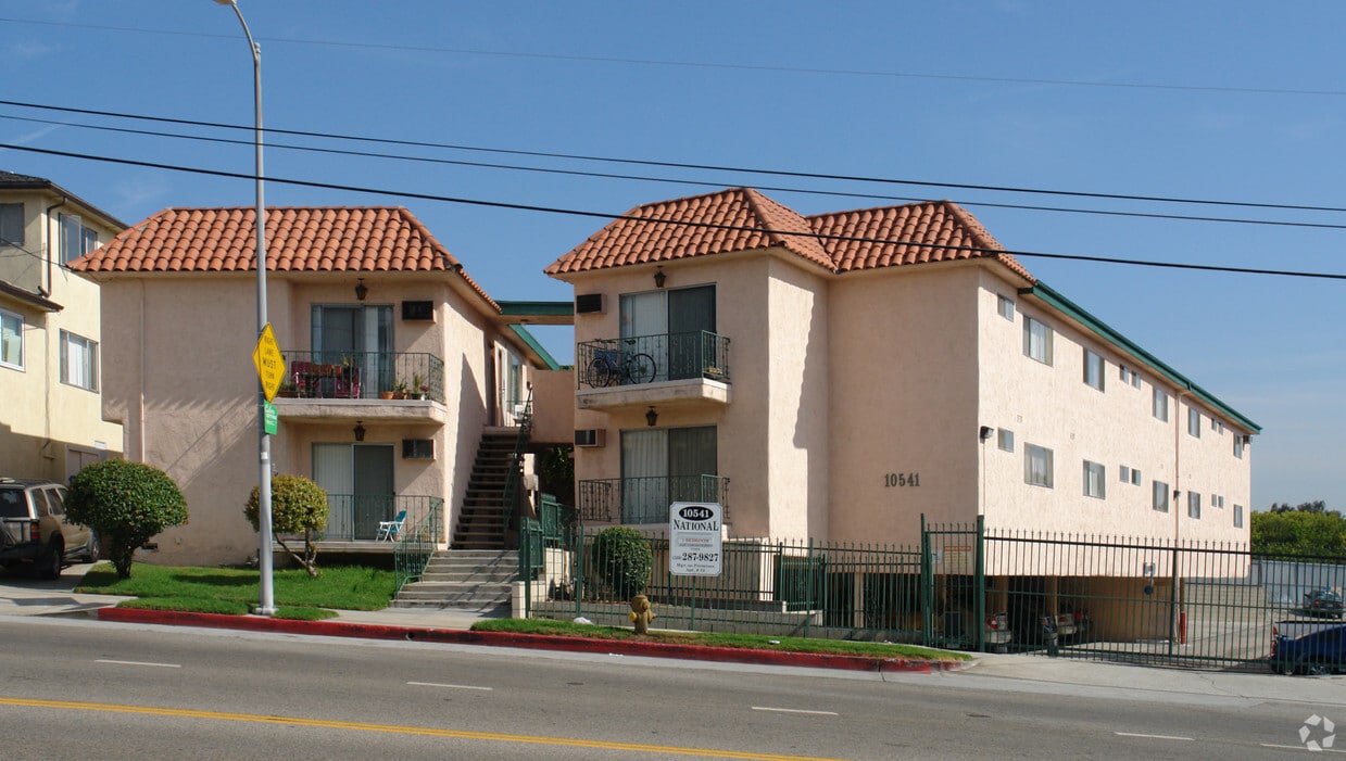 Foto del edificio - 10541 National Blvd