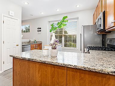 Foto del edificio - Stylish & Move-In Ready Home in Prime Aurora Location