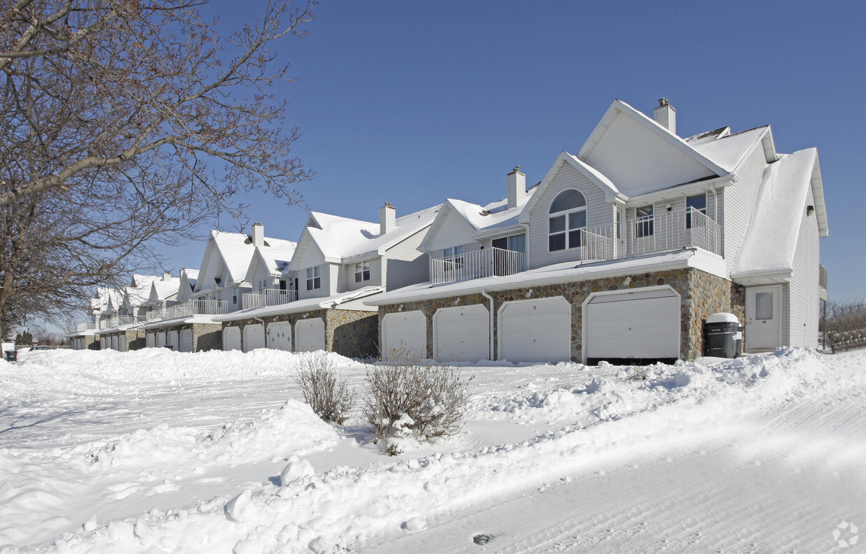 Allouez Parkway Apartments - Green Bay, WI | Apartments.com