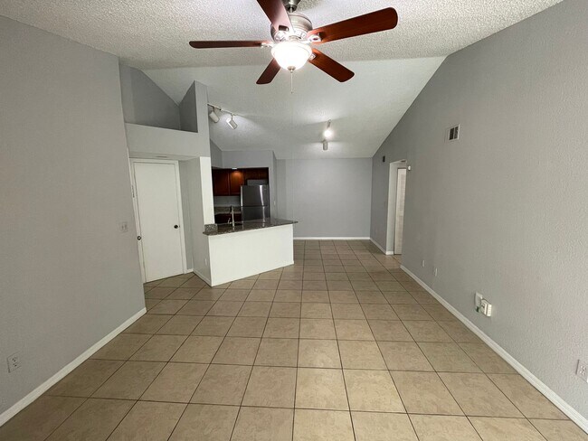 Building Photo - 4572 Commander Dr