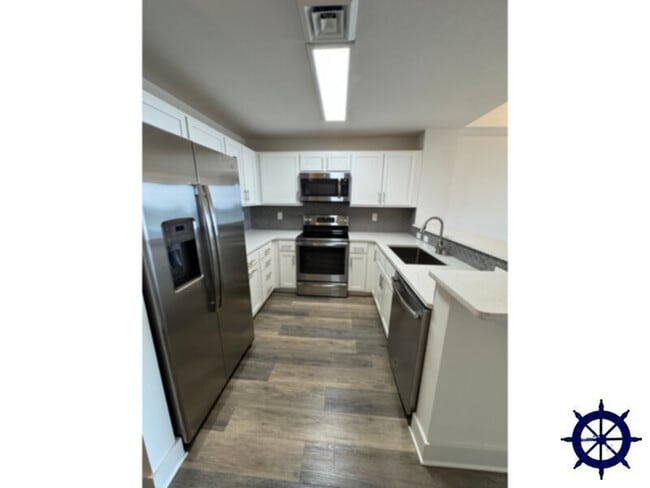 Building Photo - 15928 Front Beach Rd