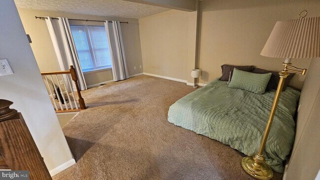 Foto del edificio - 1196 Swanhill Ct