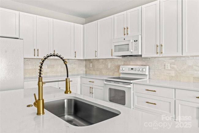 Building Photo - 124 Zolder Ln