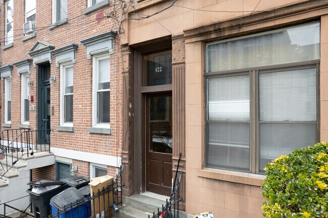 Entrada - 422 Madison St