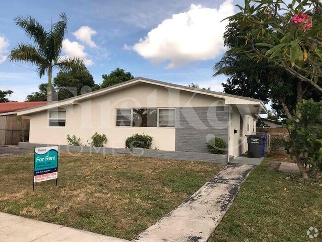 Building Photo - 1211 N 74th Way