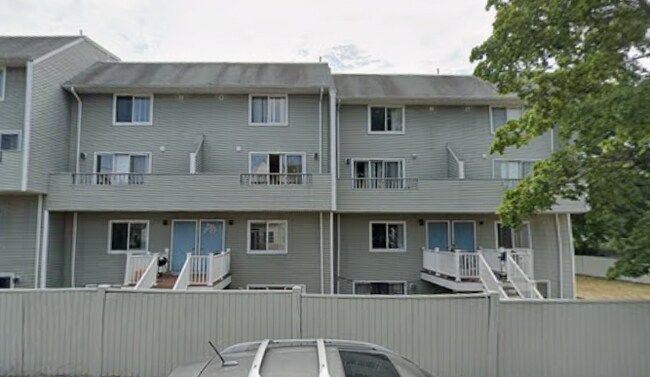 Building Photo - 150 North Beacon St