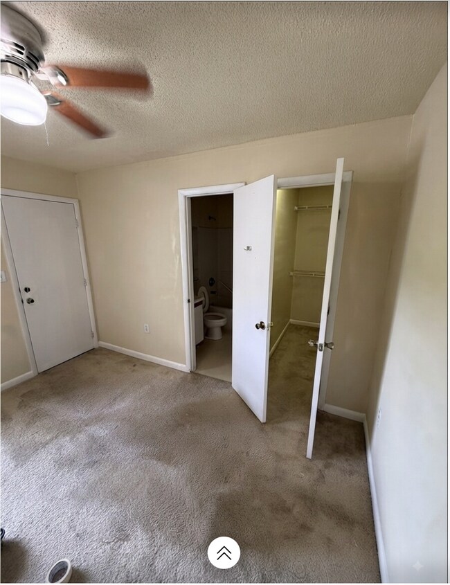 Building Photo - 1420 Collegiate Cir