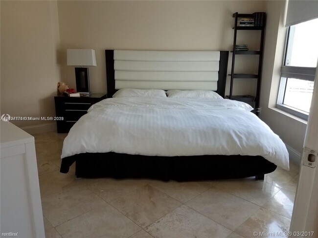 Foto del edificio - 2 br, 2 bath Condo - 350 S Miami Ave Apt 3705