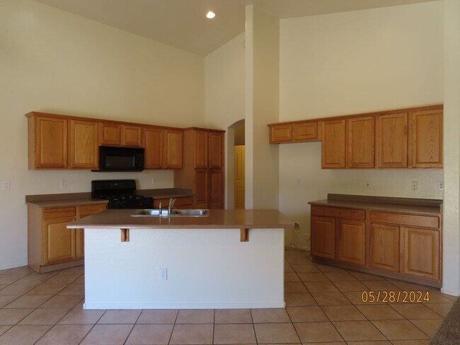 Foto del edificio - Sungroves 4 Bedroom 2 Bath Split Floor Plan