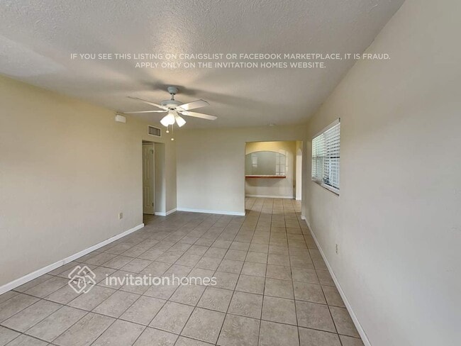 Building Photo - 1732 Rhoades Terrace