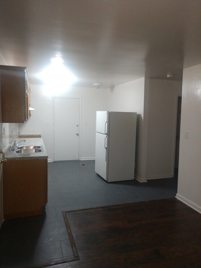 1711 23rd Ave N Unit Duplex, Nashville, TN 37208 Apartments in