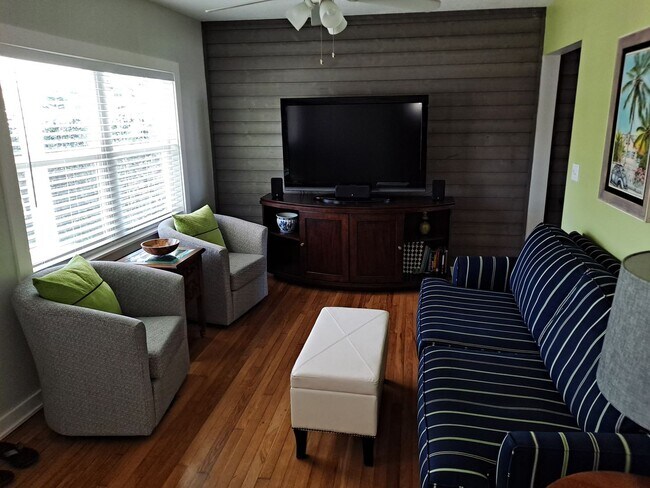 Foto del edificio - BEACHSIDE NSB FURNISHED RENTAL AVAILABLE S...