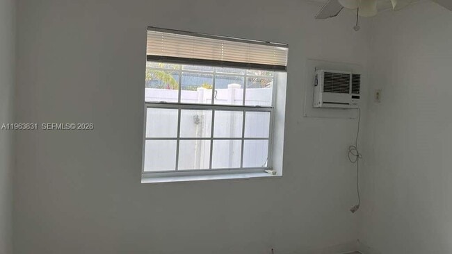 Building Photo - 800 SE 15th St