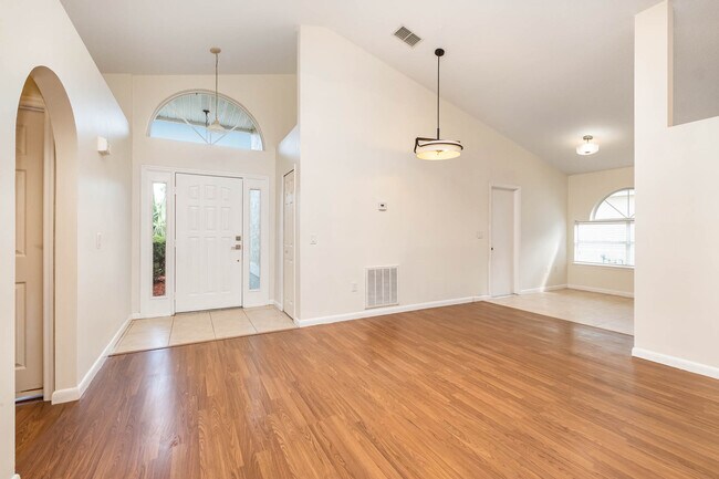 Building Photo - 6772 Fawn Ridge Dr