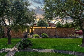 Building Photo - 12903 Figaro Dr