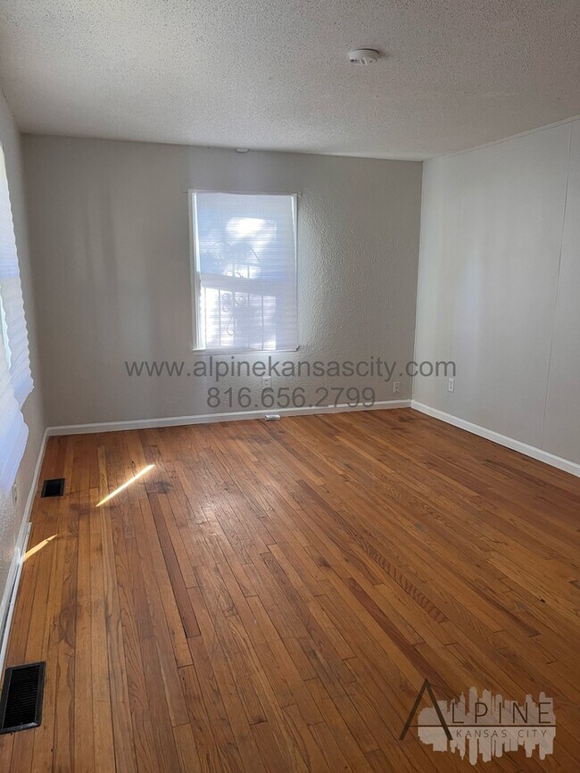 Foto del edificio - Spacious 4-5 Bedroom