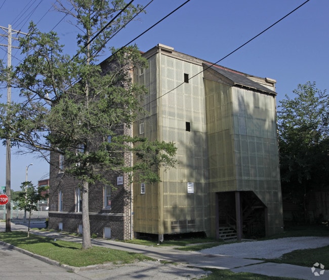 Building Photo - 1045 Grand Ave