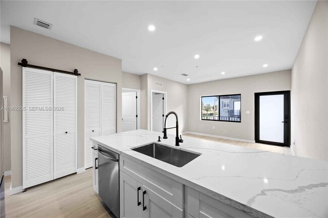 Photo - 630 NE 166th St Apartment