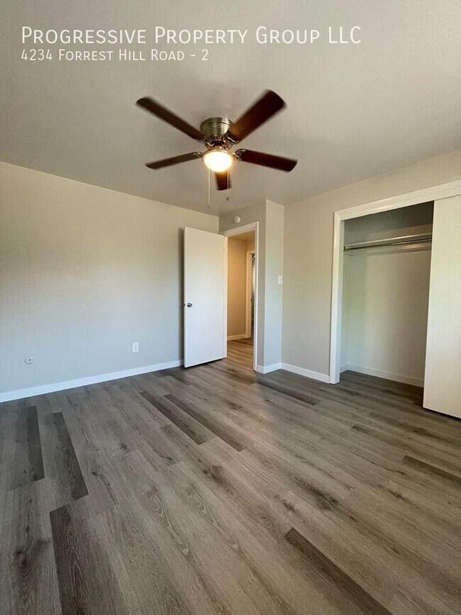 Foto del edificio - 4234 Forrest Hill Rd