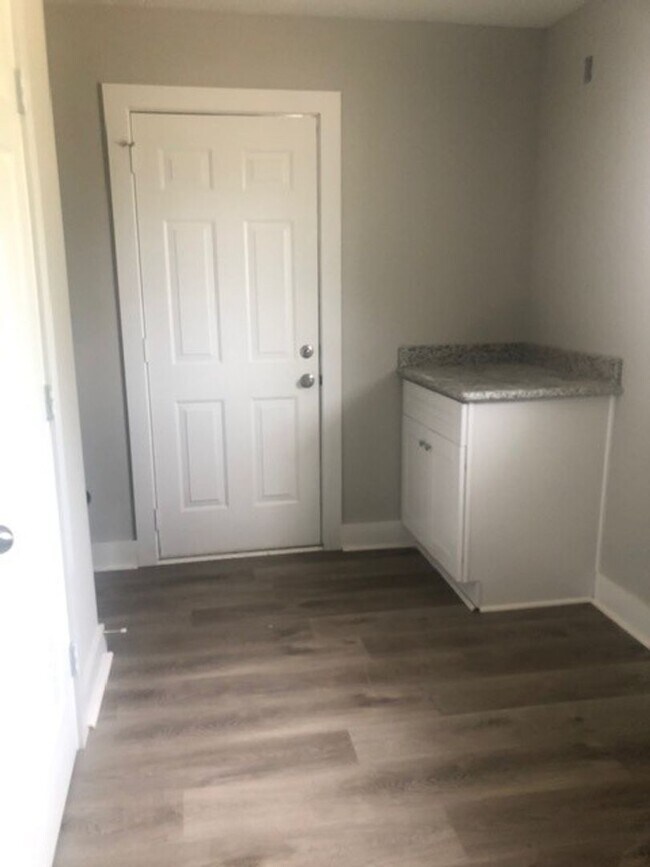 Building Photo - Newly renovated home located in the Sour L...