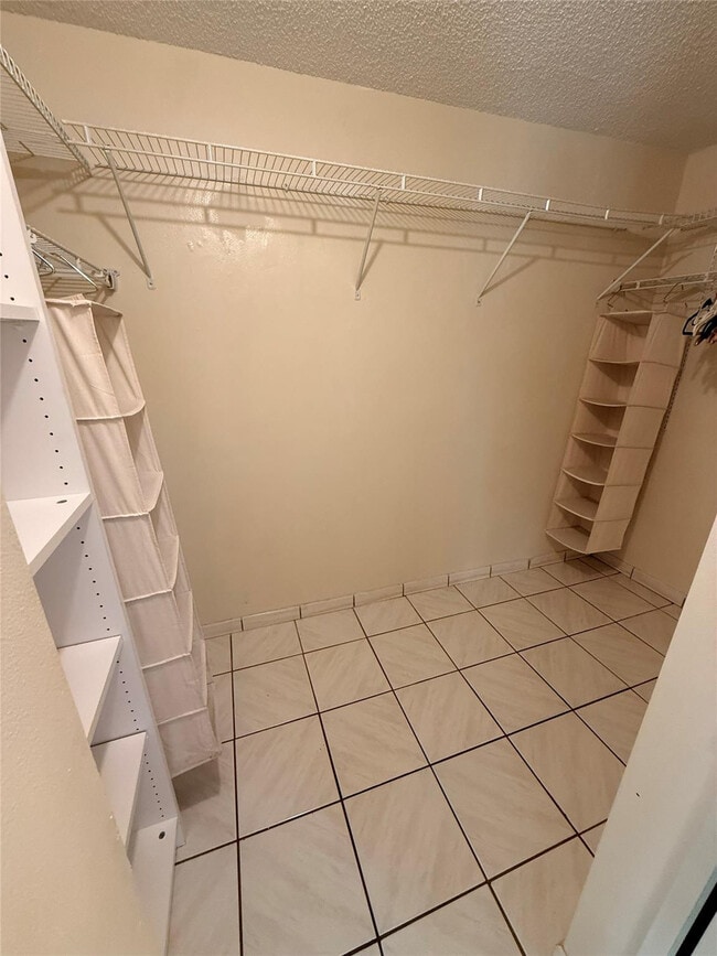 Foto del edificio - 12060 NW 11th St