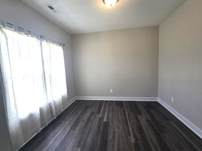 Building Photo - Raeford Rental
