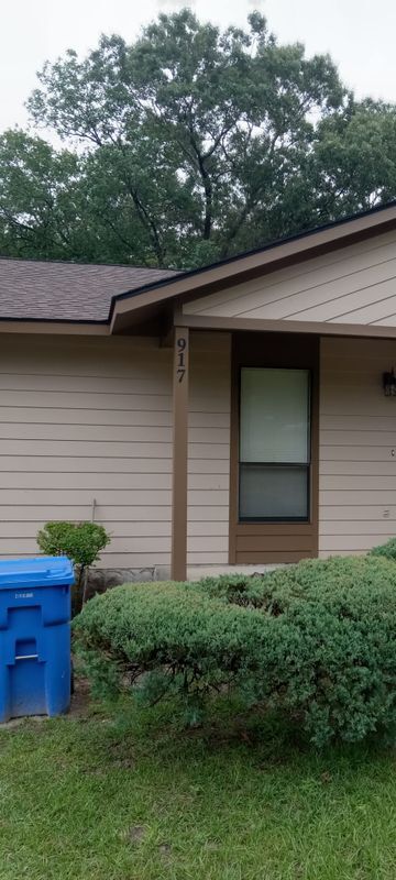 Foto principal - 917 Odom Dr