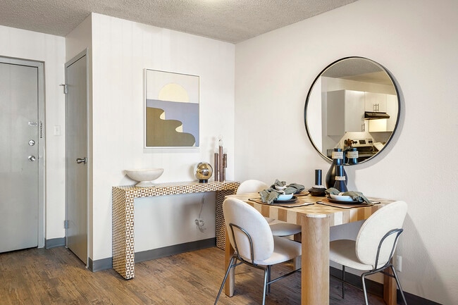 Building Photo - Mint Urban Infinity