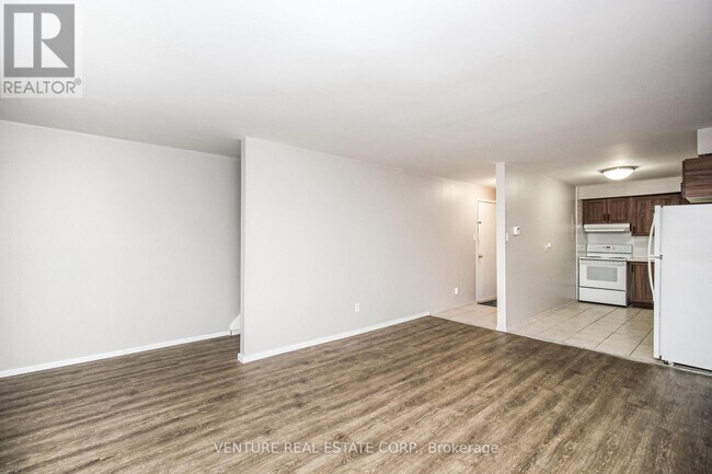 Photo du bâtiment - 4227 Dundas St W