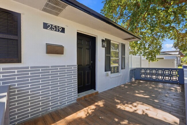 Foto del edificio - 2519 39th Ave N