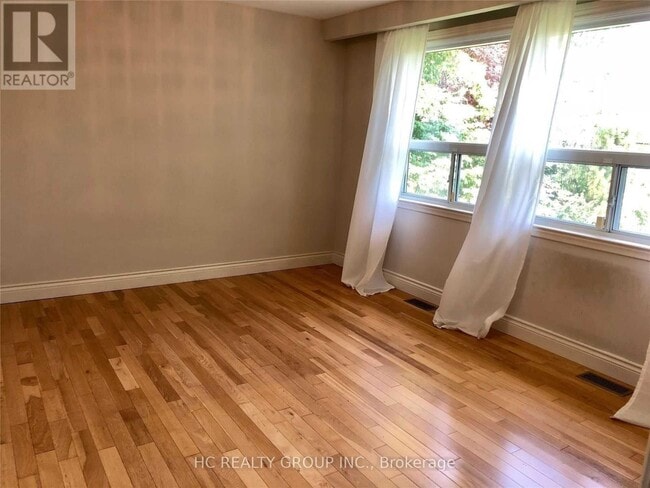 Building Photo - 15 Bowerbank Dr