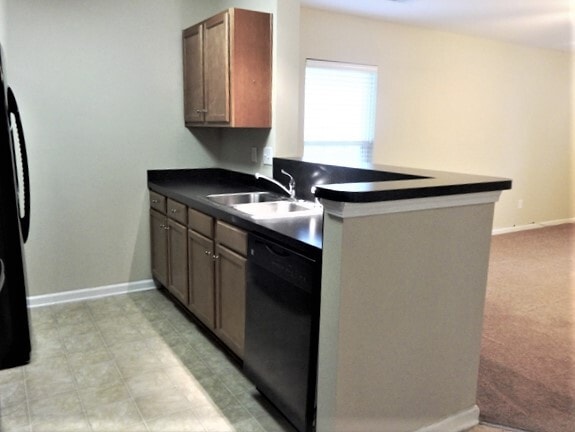 Foto del edificio - 8740 Red Oak Dr