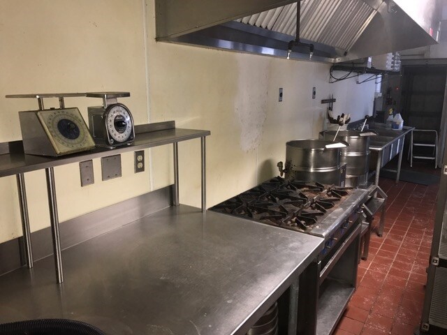 Kitchen - 125 E Zeller St