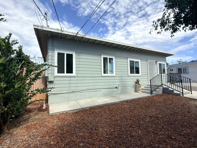 Building Photo - 523 N Citrus Ave