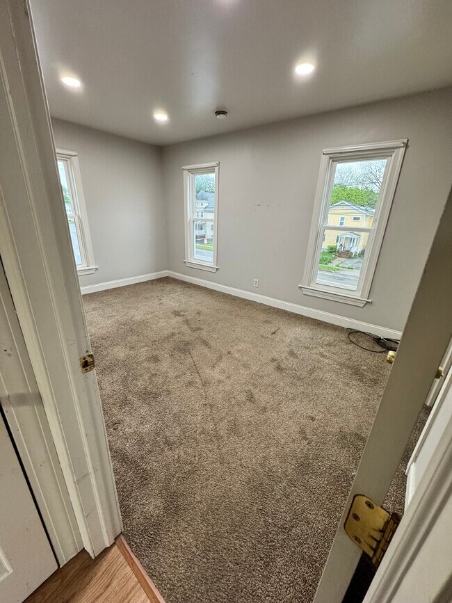 Dormitorio 1 - 510 Ellicott St