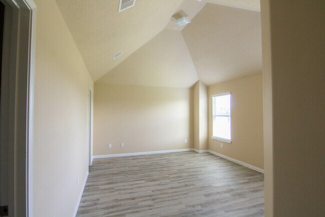 Foto del edificio - 12614 Wild Columbine Rd