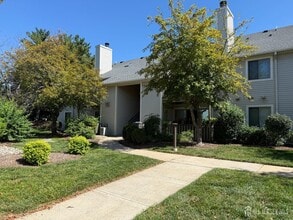 Building Photo - 2104 Aspen Dr