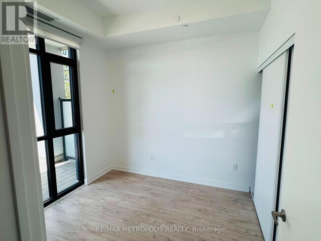 Photo du bâtiment - 740 Whitlock Ave