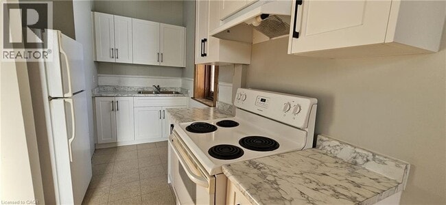 Building Photo - 130 Brown St