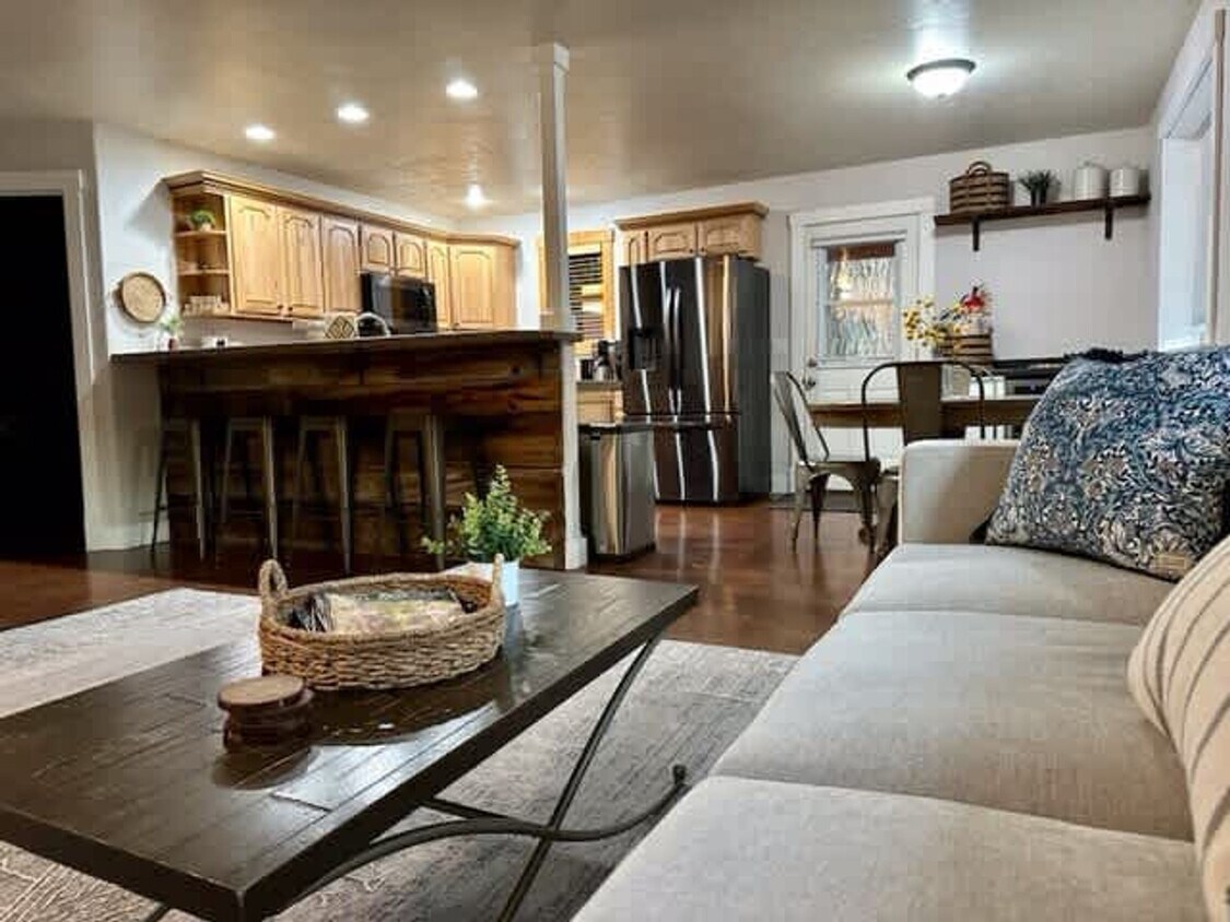 Foto principal - 816 Reedy Ln