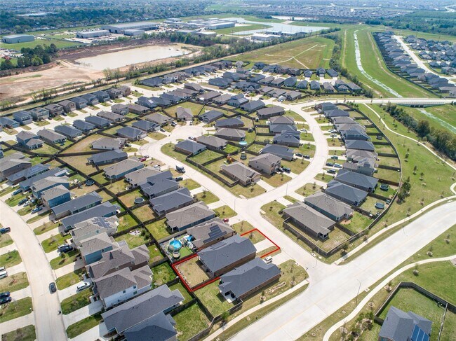 Building Photo - 21430 Poppy Pk Ave