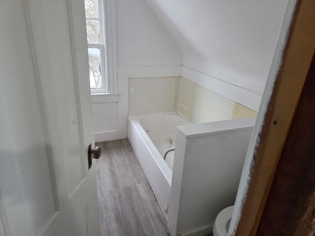 Foto del edificio - 184 Hope Ave