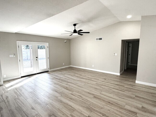 Foto del edificio - Fully Remodeled Home in Chandler, Everything inside is Brand New!