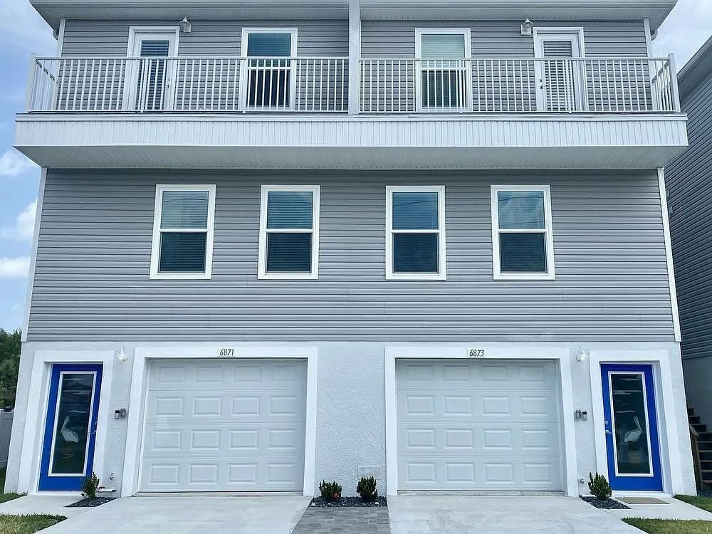 Primary Photo - Waterfront 3 bedroom townhome with dock!