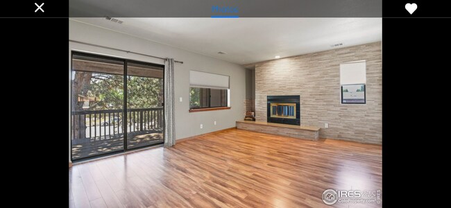 Living - 525 Manhattan Dr